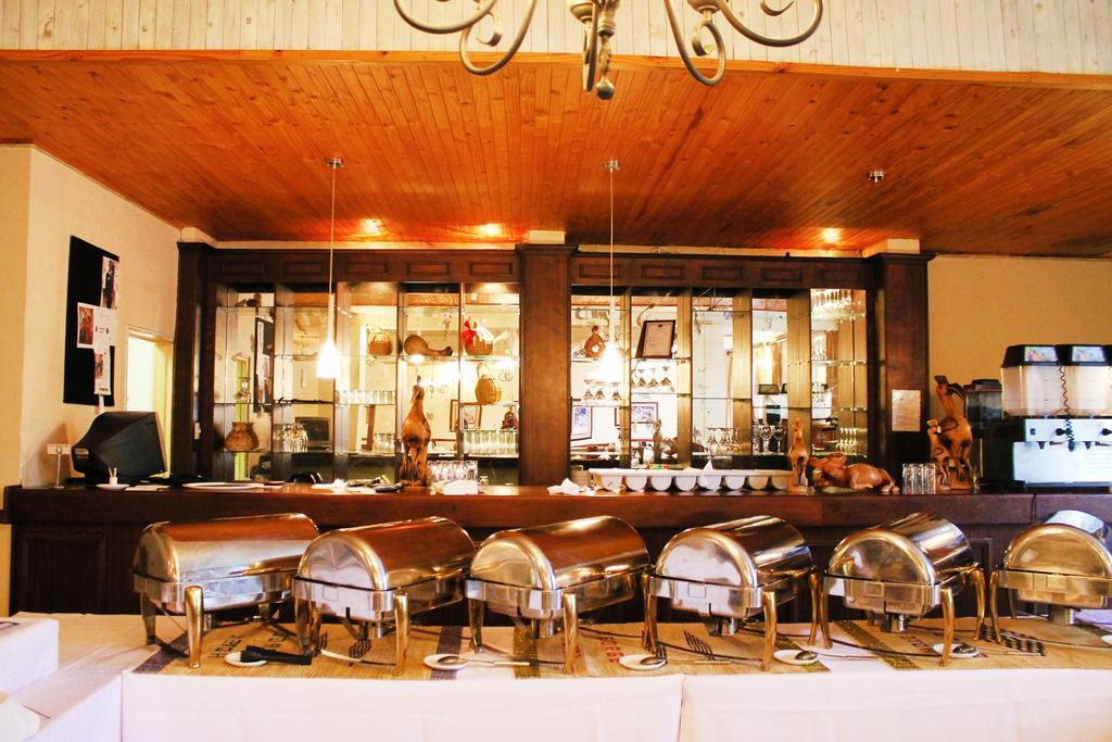 The George Hotel Манзини Екстериор снимка