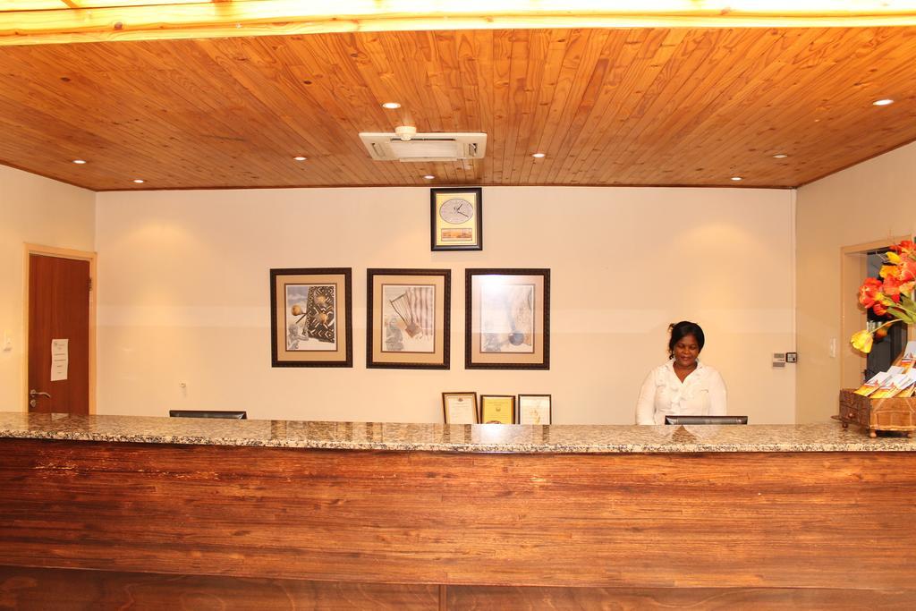The George Hotel Манзини Екстериор снимка